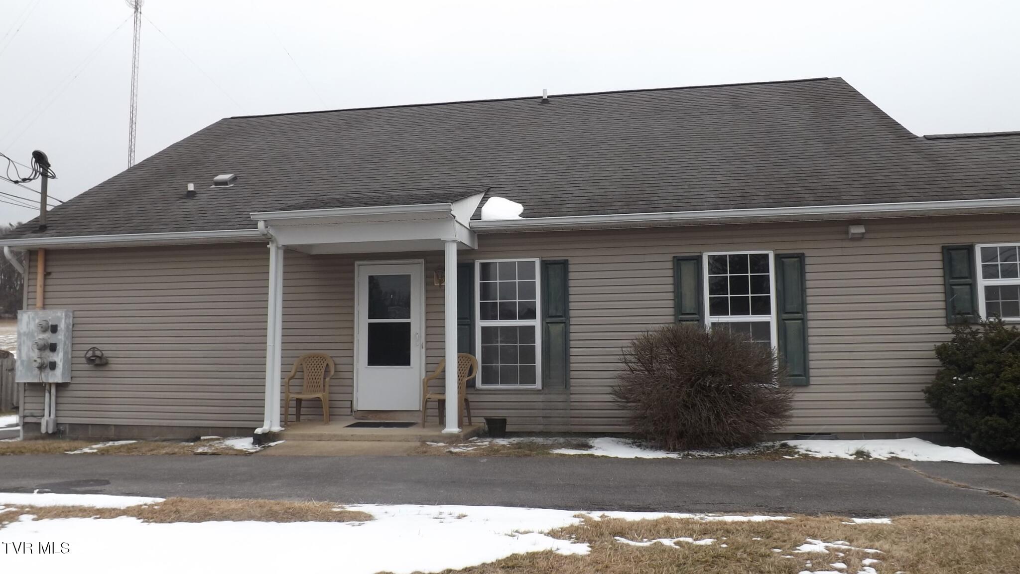 140 Harvest Road Bristol, VA 24201 - Photo 3 of 19 APT3