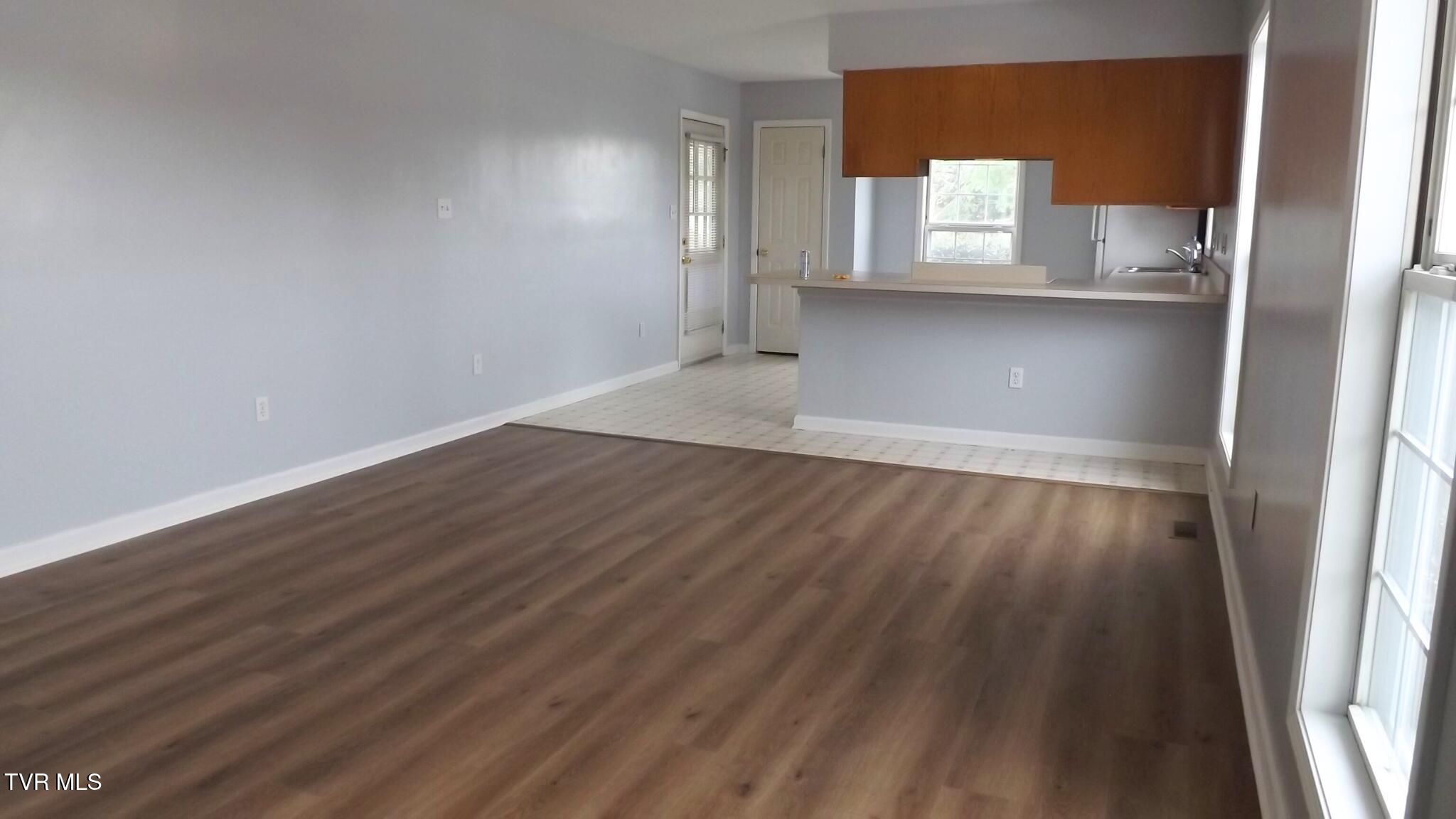 140 Harvest Road Bristol, VA 24201 - Photo 4 of 19 APT4