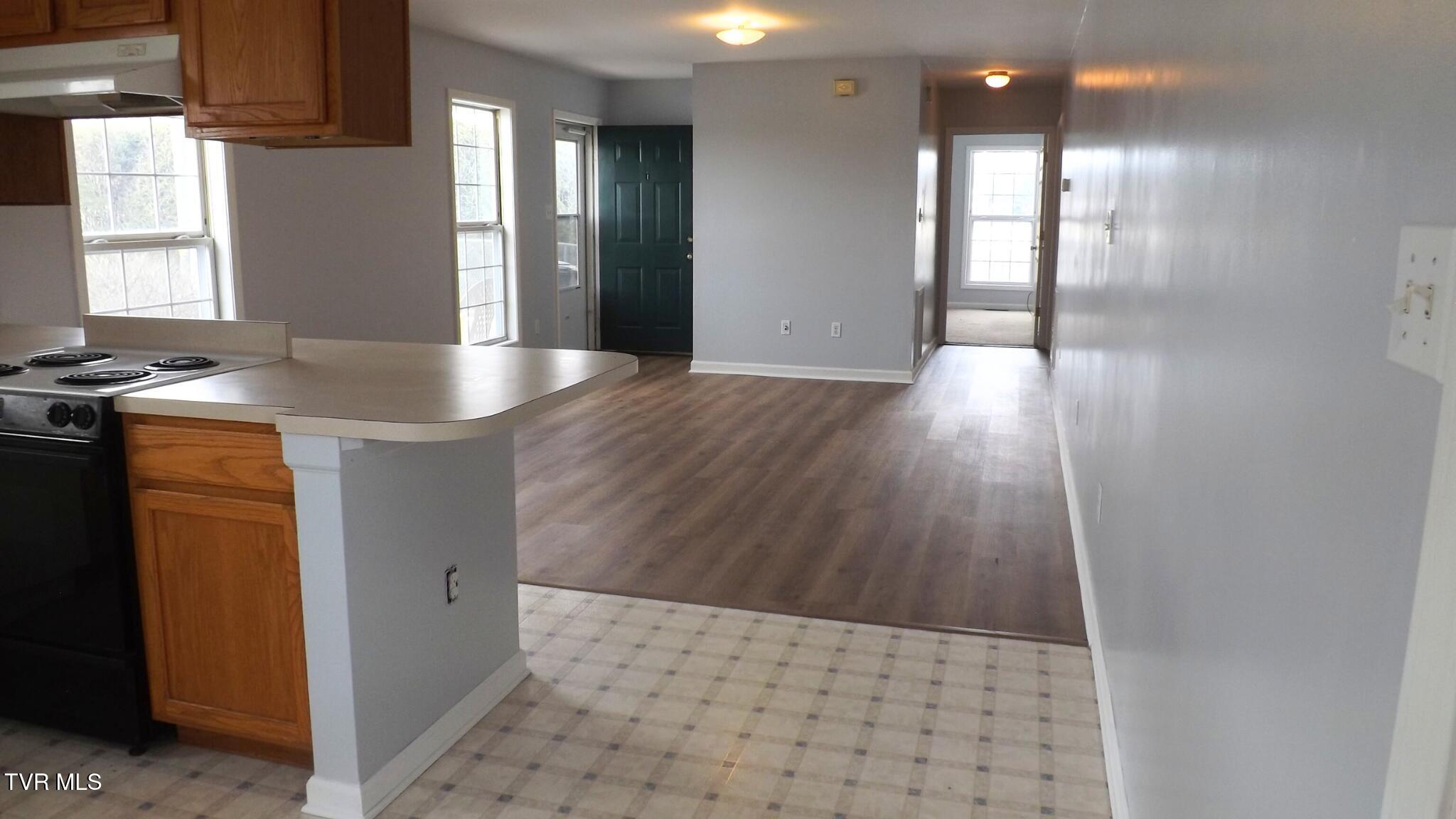 140 Harvest Road Bristol, VA 24201 - Photo 6 of 19 APT10