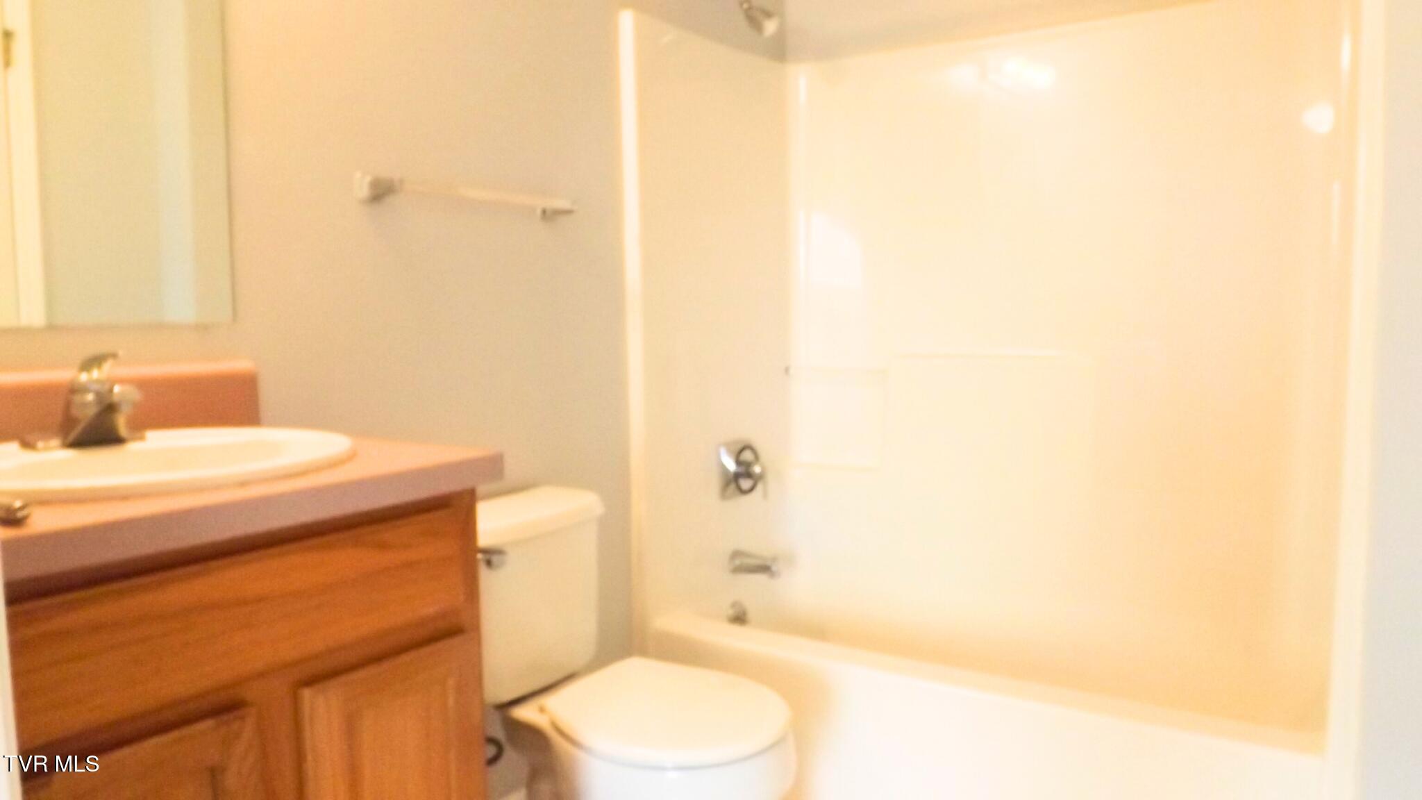 140 Harvest Road Bristol, VA 24201 - Photo 8 of 19 APT8