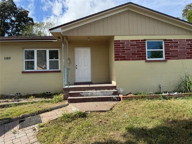 $2,000 | 1160 Lakeview Drive, Clermont, FL 34711