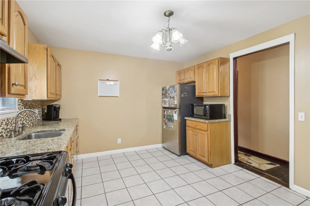 500 Lakeshore Boulevard Irondequoit, NY 14617 - Photo 8 of 24