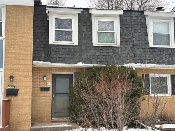 $1,950 | 128 South Hale Avenue, Bartlett, IL 60103