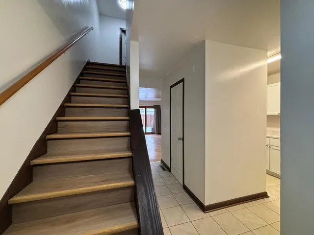 $2,000 | 128 South Hale Avenue, Bartlett, IL 60103