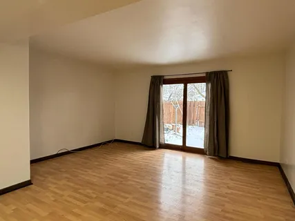 $1,950 | 128 South Hale Avenue, Bartlett, IL 60103