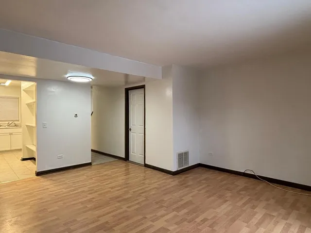 $2,000 | 128 South Hale Avenue, Bartlett, IL 60103