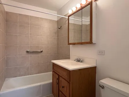 $1,950 | 128 South Hale Avenue, Bartlett, IL 60103