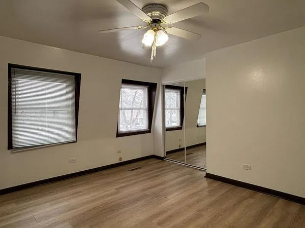 $1,950 | 128 South Hale Avenue, Bartlett, IL 60103