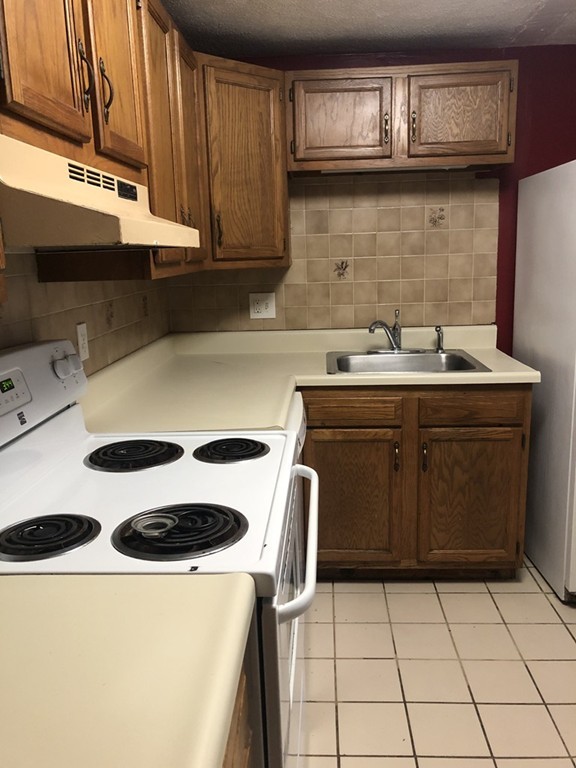 596 Boston Post Road East, Unit 2 Marlborough, MA 01752 - Photo 5 of 10 Gallery Image 5