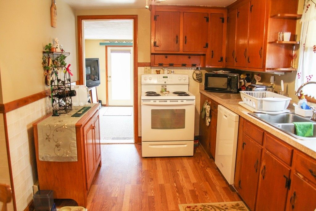 9 Cochrane Road Wilmington, MA 01887 - Photo 3 of 28 Gallery Image 3