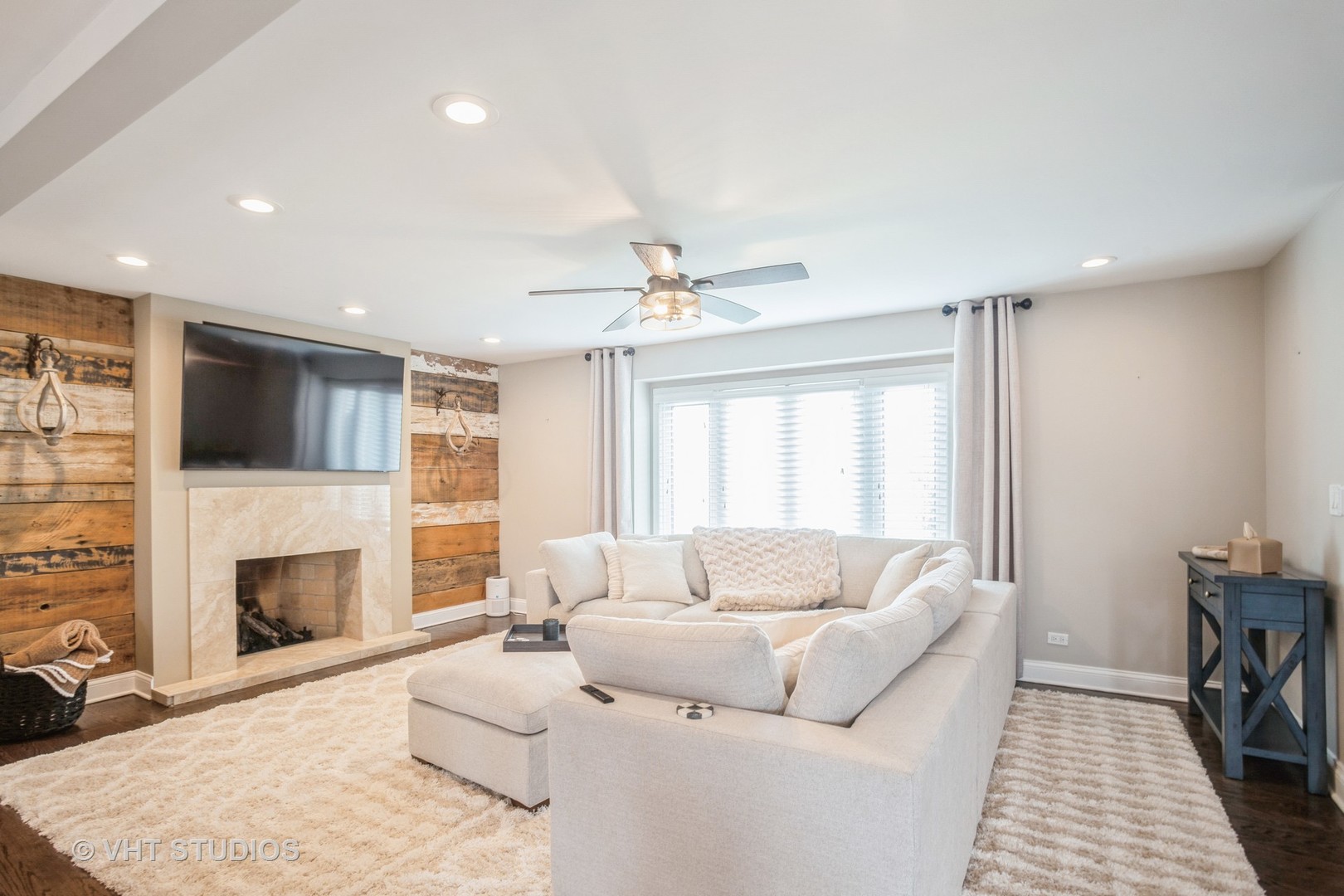 6140 Ruby Street Rosemont, IL 60018 - Photo 3 of 10