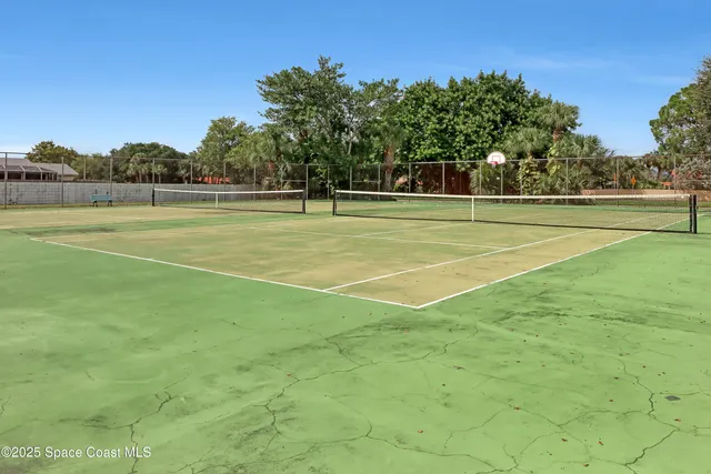 a view of a tennis court
