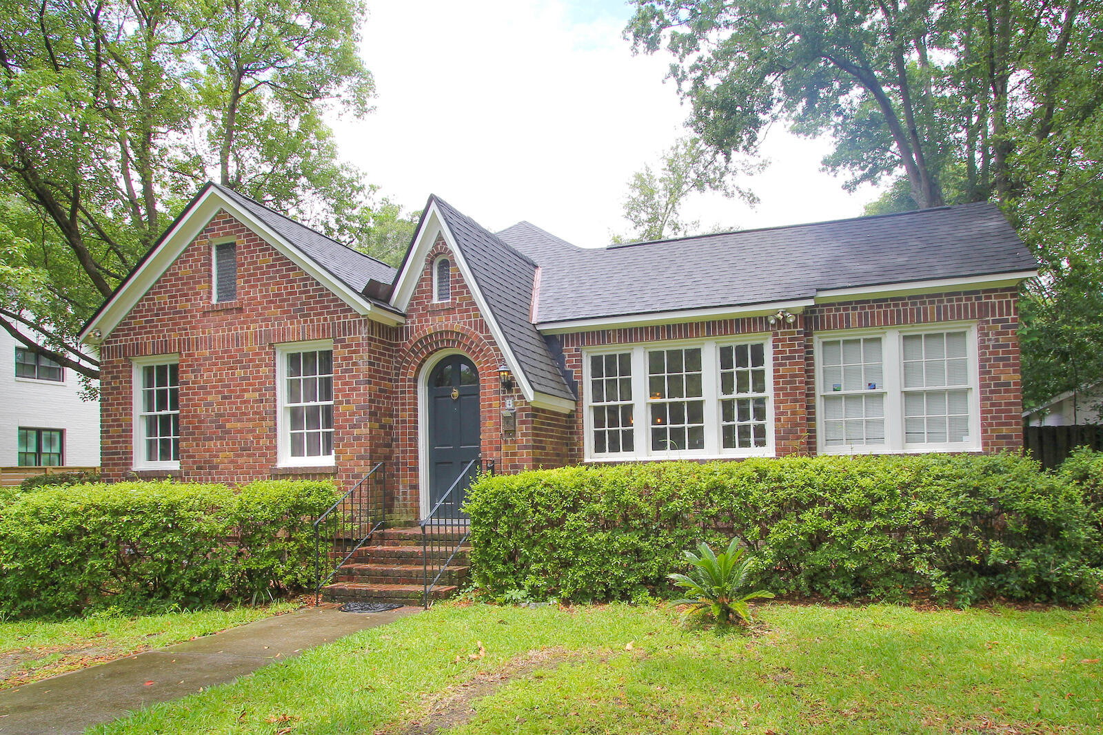 4 Beverly Road Charleston, SC 29407 - Photo 1 of 30 4BeverlyRoad- KeenEyeMarketing - 001