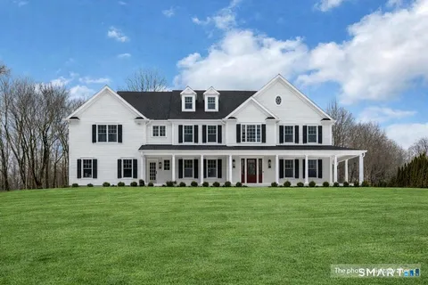 $2,695,000 | 87 Silver Hill Road, Ridgefield, CT 06877