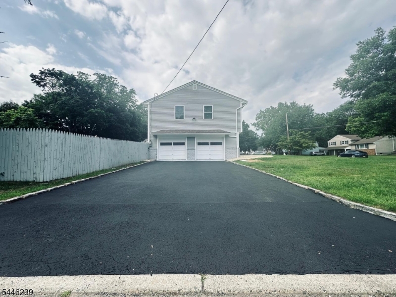 2 Hastings Road Morris Plains, NJ 07950 - Photo 2 of 19