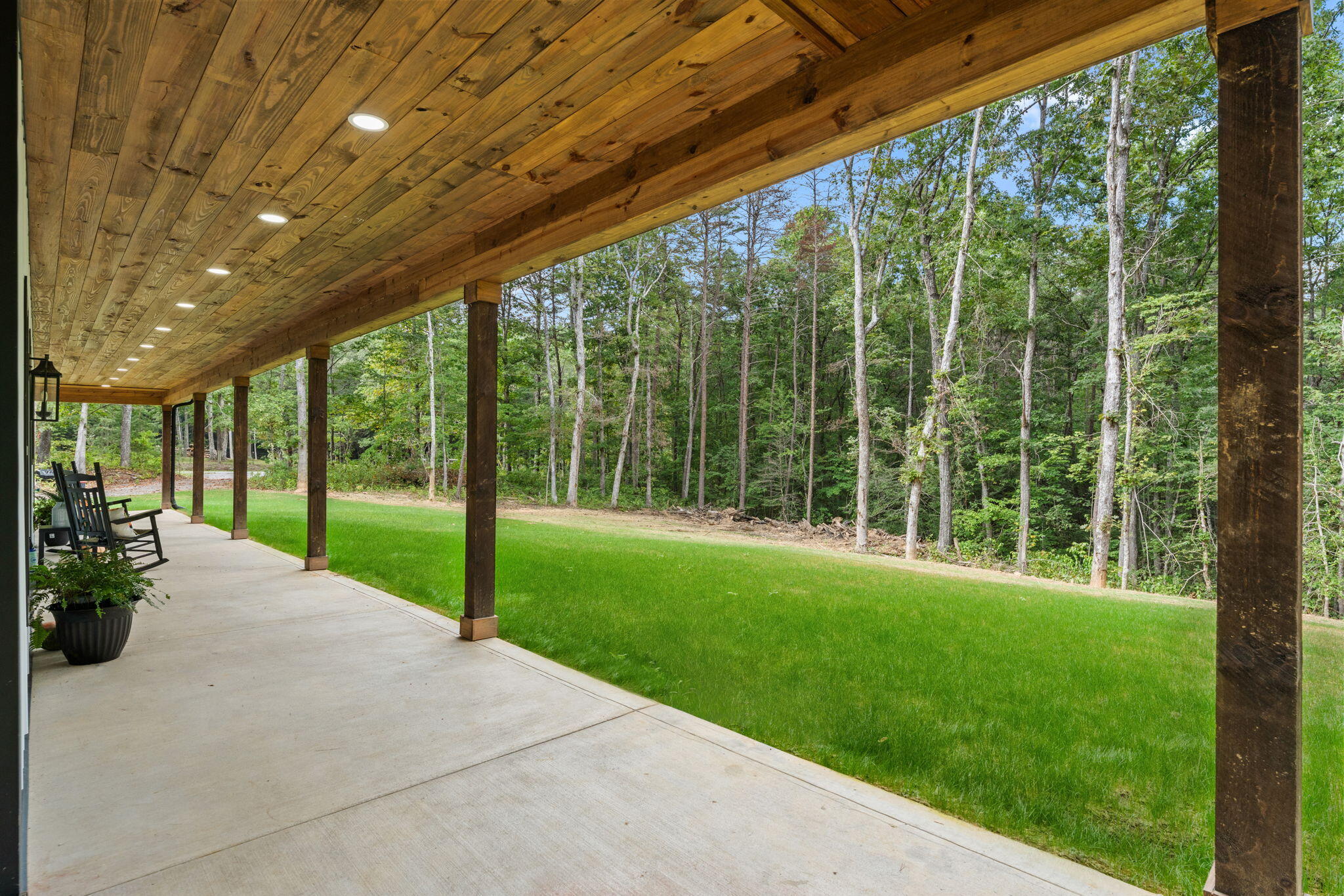 653 Briar Road Soddy-Daisy, TN 37379 - Photo 41 of 47 Front porch