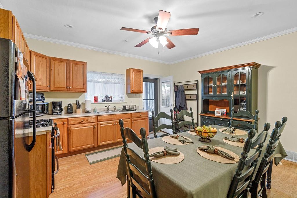 104 Munson Avenue McKees Rocks, PA 15136 - Photo 4 of 19 Gallery Image 4