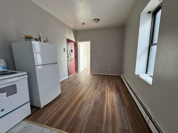 $1,450 | 64 Tuers Avenue, Unit 4A, Jersey City, NJ 07306