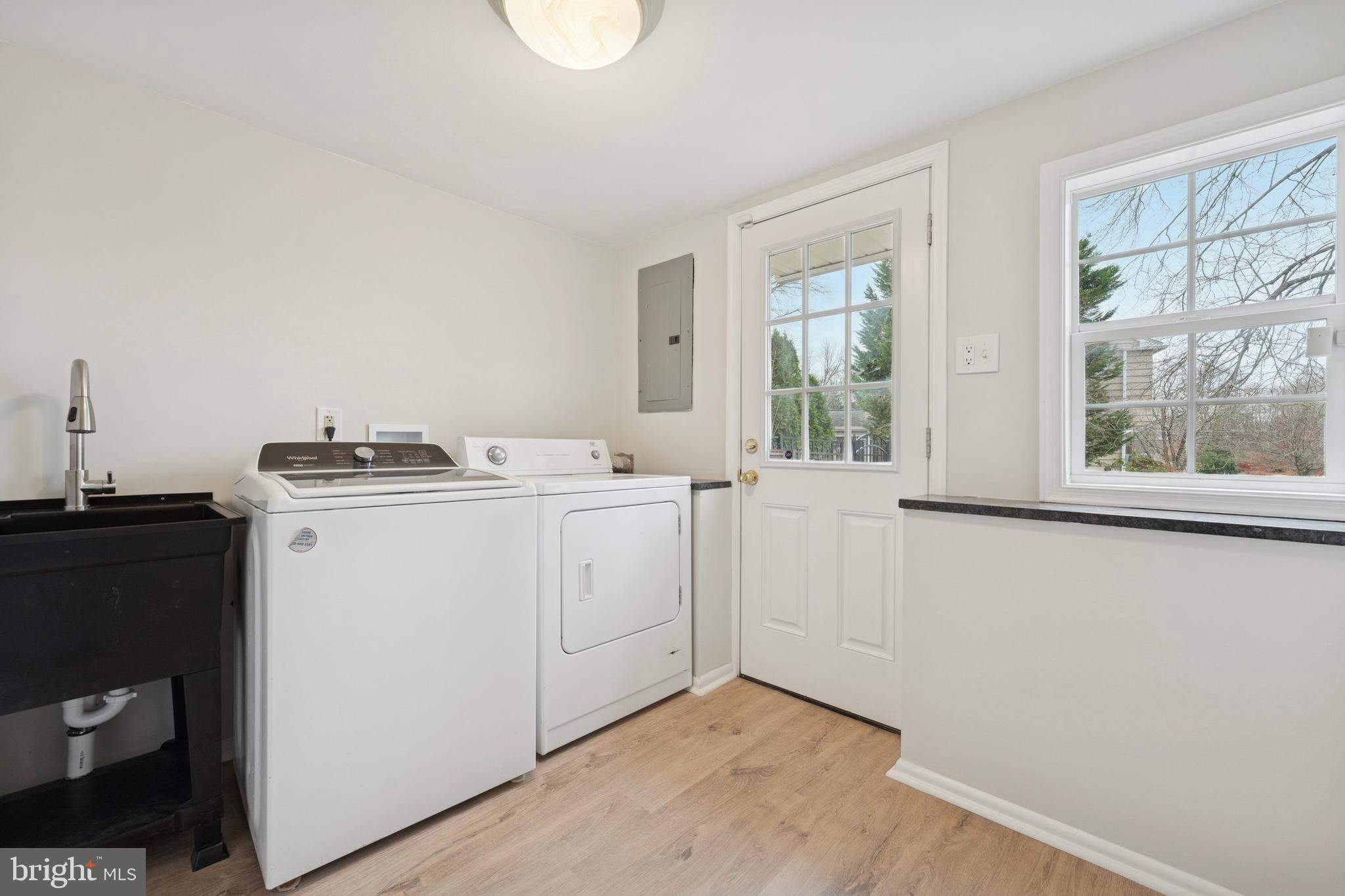 440 Rittenhouse Boulevard Jeffersonville, PA 19403 - Photo 22 of 45 a room with dryer and washer