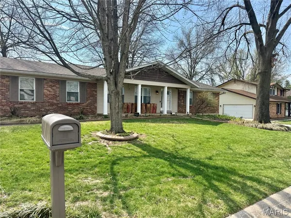 $335,000 | 24 Parkwood Drive, St. Peters, MO 63376