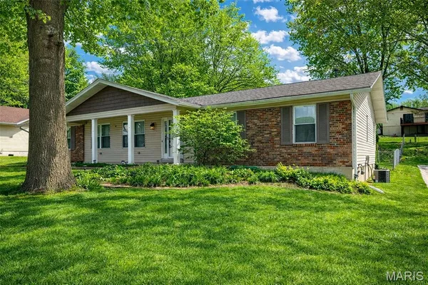 $335,000 | 24 Parkwood Drive, St. Peters, MO 63376