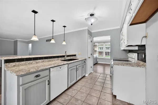 $335,000 | 24 Parkwood Drive, St. Peters, MO 63376