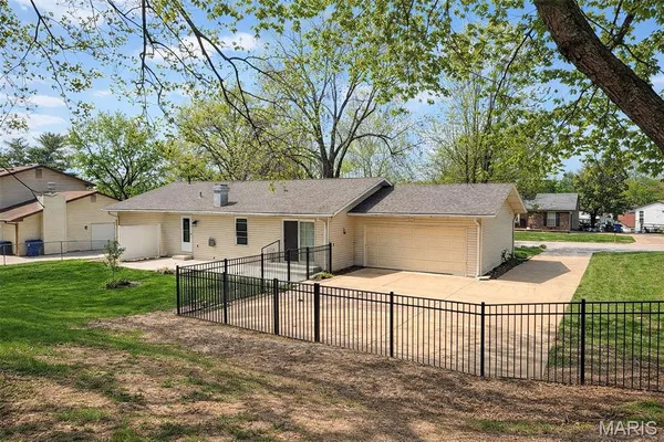 $335,000 | 24 Parkwood Drive, St. Peters, MO 63376