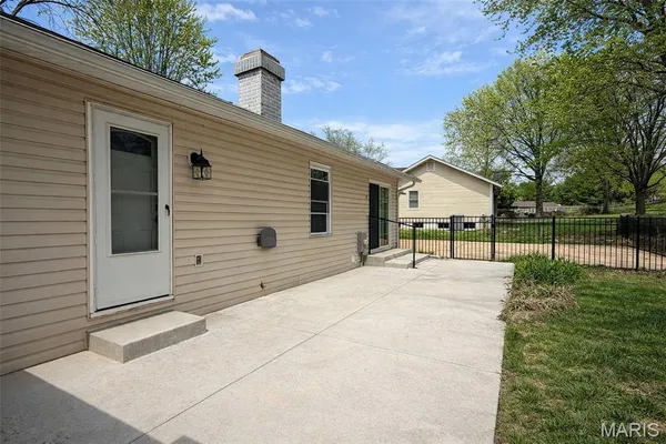 $335,000 | 24 Parkwood Drive, St. Peters, MO 63376