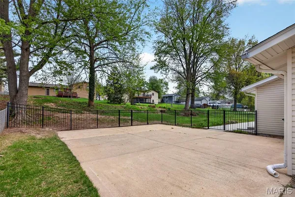 $335,000 | 24 Parkwood Drive, St. Peters, MO 63376
