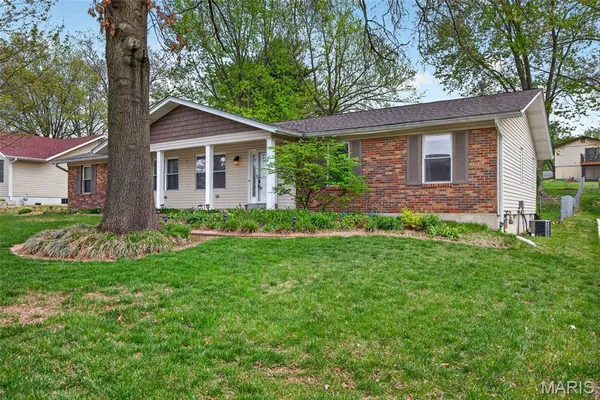 $335,000 | 24 Parkwood Drive, St. Peters, MO 63376