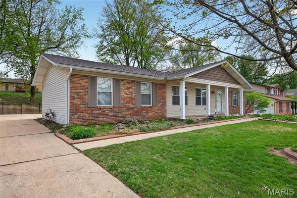 $335,000 | 24 Parkwood Drive, St. Peters, MO 63376