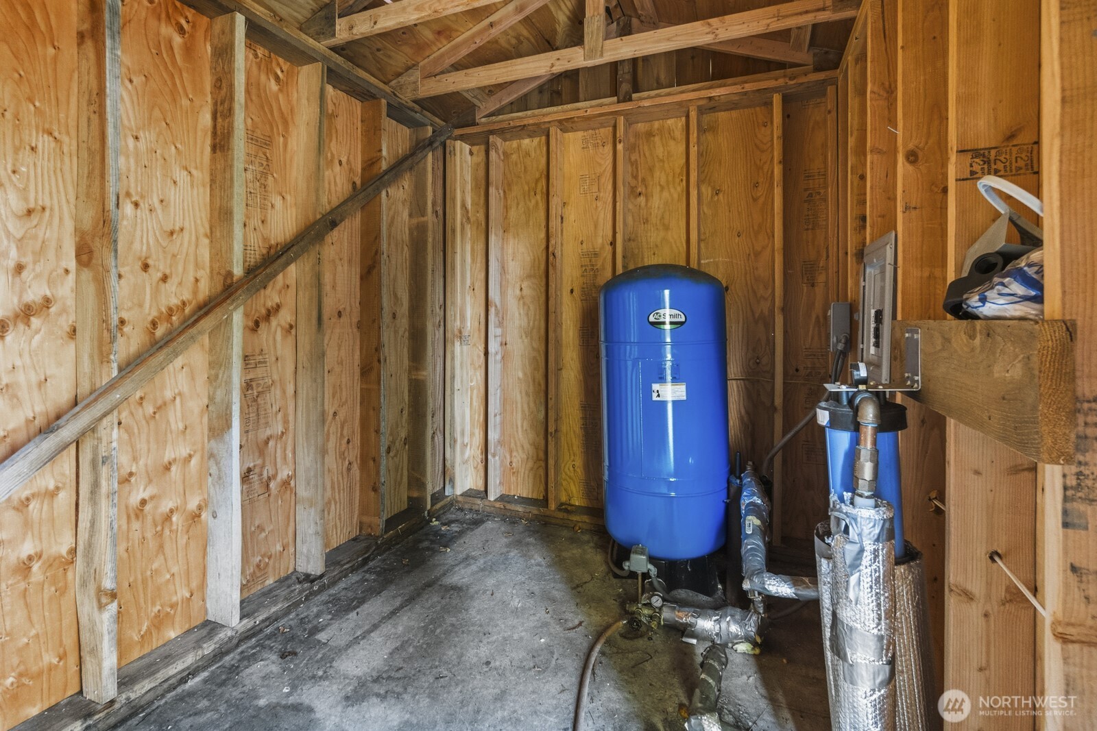 17328 Mulqueen Road Southeast Rainier, WA 98576 - Photo 4 of 24 a view of stairs