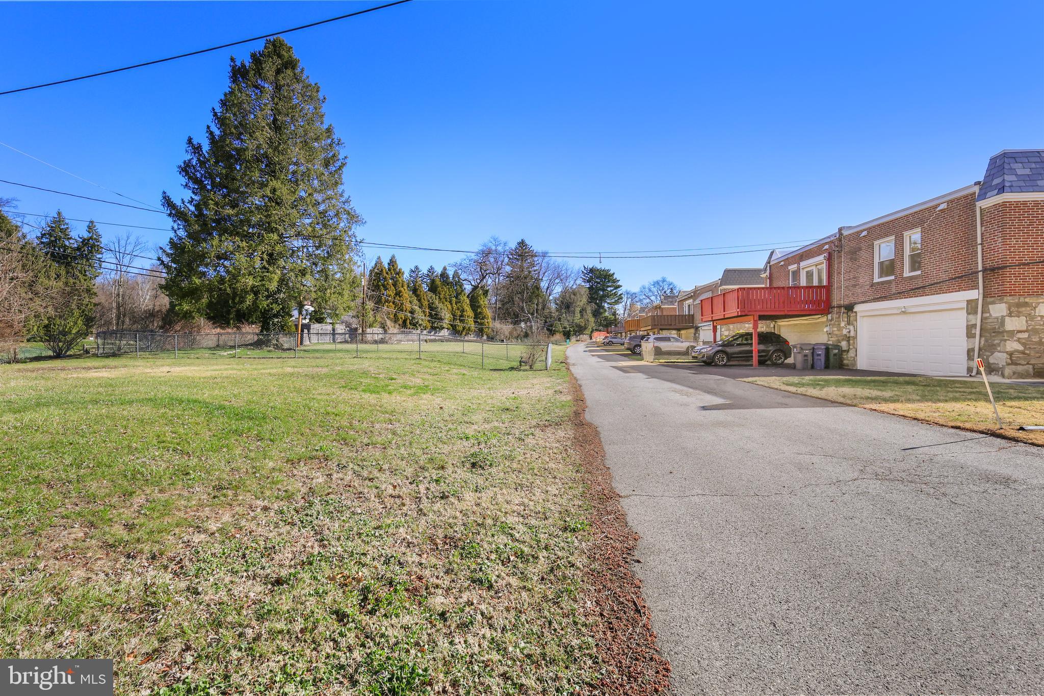 602 Wanamaker Road Jenkintown, PA 19046 - Photo 33 of 39 a view of a big yard with palm trees