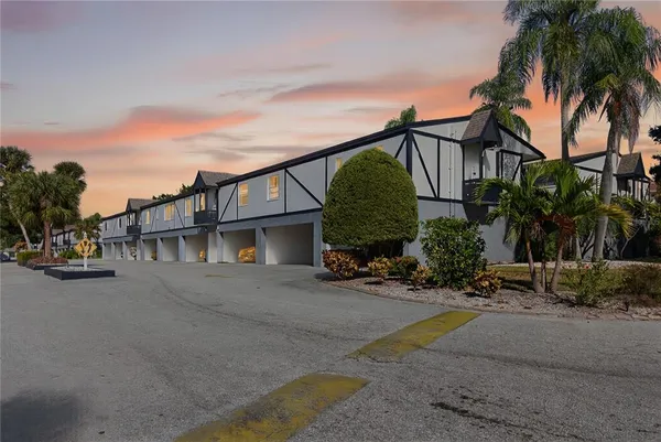 $200,000 | 1146 King Arthur Court, Unit 110, Dunedin, FL 34698