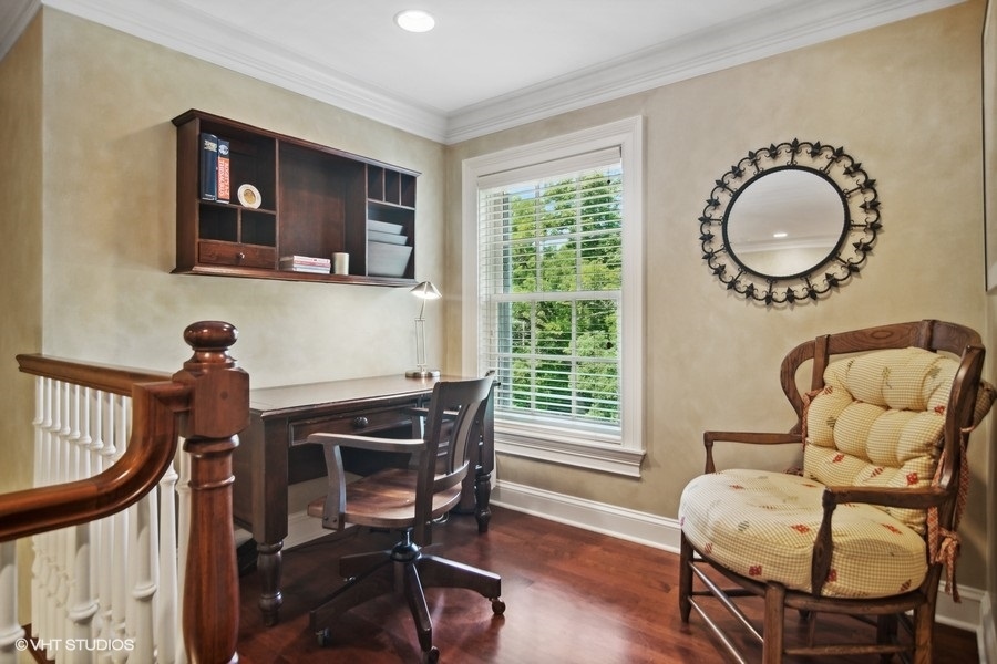 433 Signal Hill Road North Barrington, IL 60010 - Photo 18 of 44 a view of a livingroom with furniture and a window