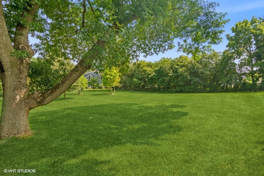 433 Signal Hill Road North Barrington, IL 60010 - Photo 29 of 44 a view of a grassy field