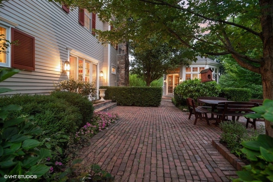 433 Signal Hill Road North Barrington, IL 60010 - Photo 31 of 44 a view of a chairs and tables in the backyard
