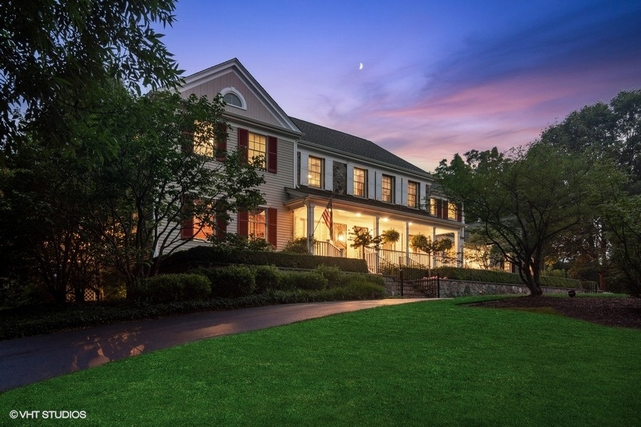 433 Signal Hill Road North Barrington, IL 60010 - Photo 43 of 44 a front view of a house with a garden and trees