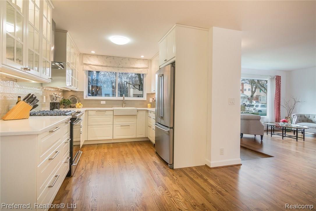 1656 Nantucket Road Plymouth, MI 48170 - Photo 6 of 41 012-3791162-medium.jpg
