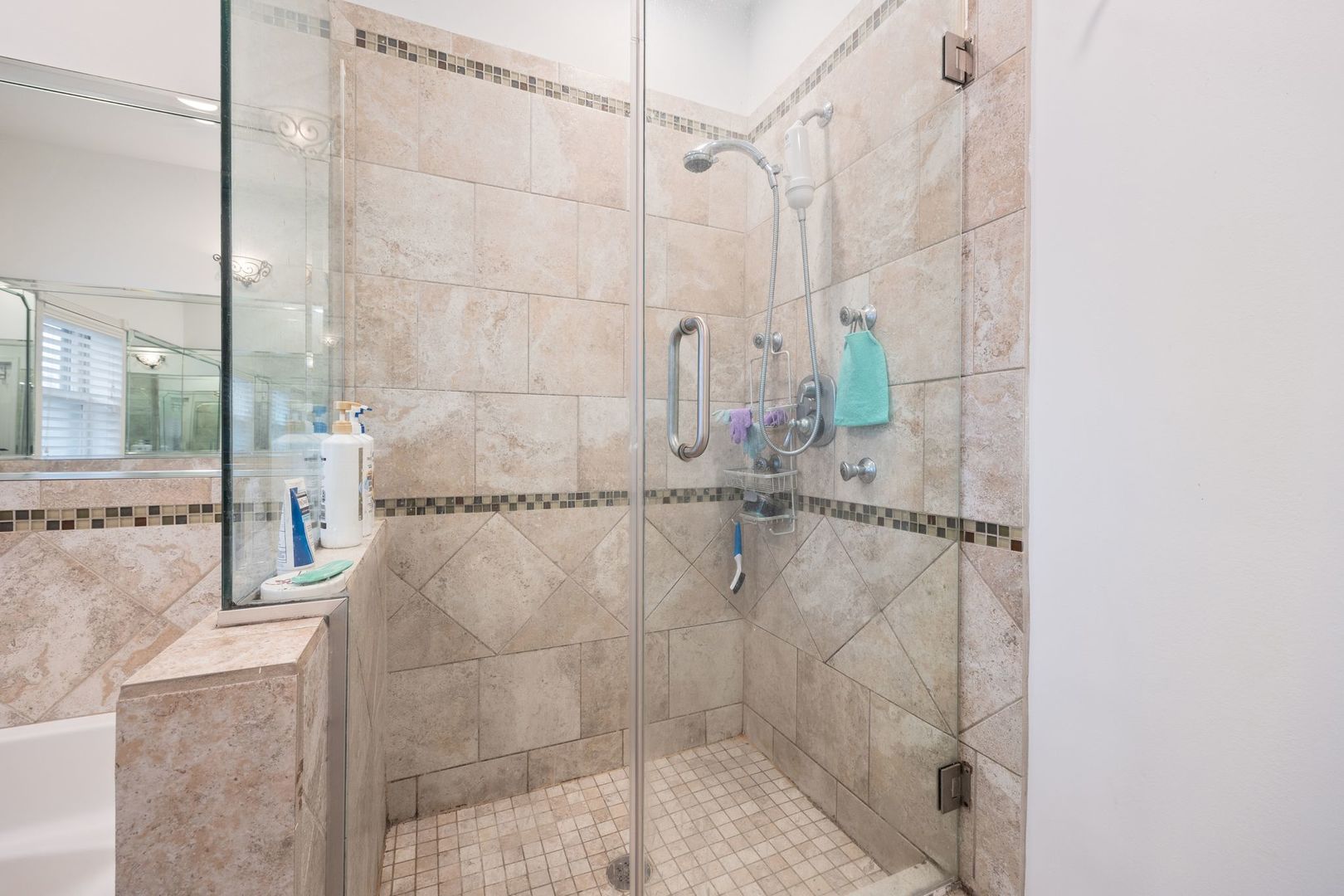 439 Park Street Elgin, IL 60120 - Photo 11 of 20 a bathroom with a shower