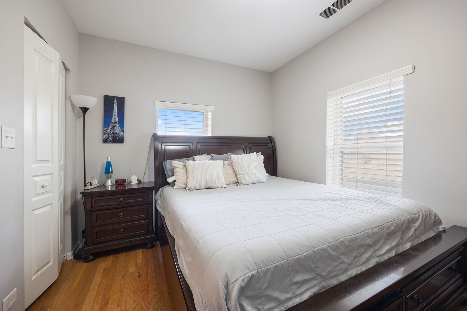 439 Park Street Elgin, IL 60120 - Photo 8 of 20 a bedroom with a bed and a dresser