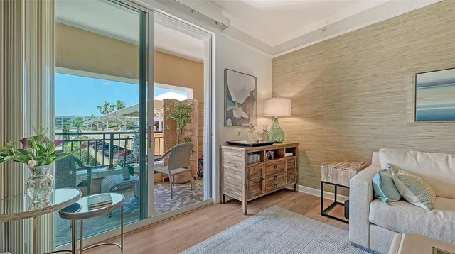 $519,500 | 750 North Tamiami Trail, Unit 304, Sarasota, FL 34236