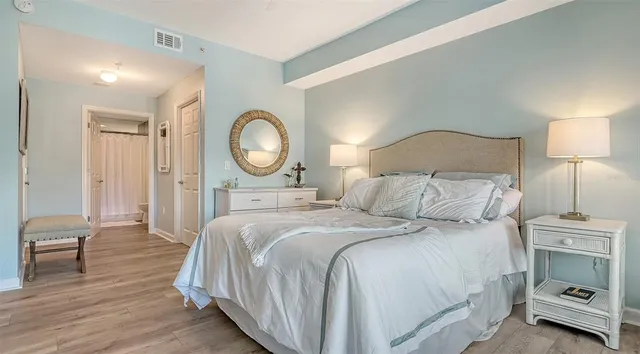 $519,500 | 750 North Tamiami Trail, Unit 304, Sarasota, FL 34236