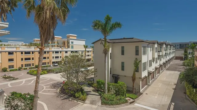 $519,500 | 750 North Tamiami Trail, Unit 304, Sarasota, FL 34236