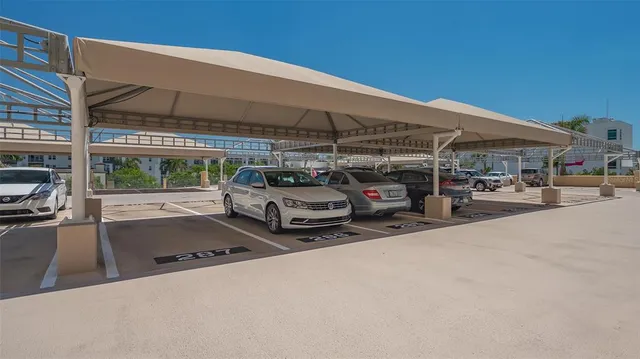 $519,500 | 750 North Tamiami Trail, Unit 304, Sarasota, FL 34236