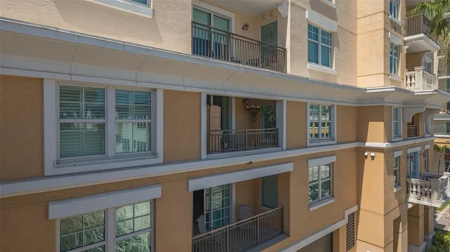 $519,500 | 750 North Tamiami Trail, Unit 304, Sarasota, FL 34236