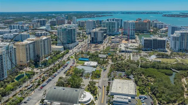 $519,500 | 750 North Tamiami Trail, Unit 304, Sarasota, FL 34236