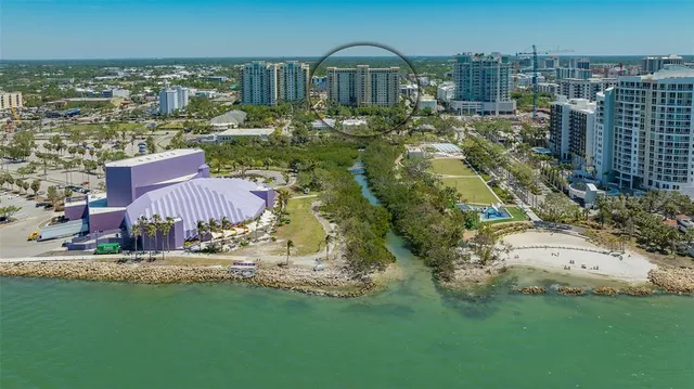 $519,500 | 750 North Tamiami Trail, Unit 304, Sarasota, FL 34236