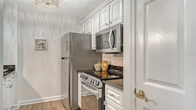 $519,500 | 750 North Tamiami Trail, Unit 304, Sarasota, FL 34236