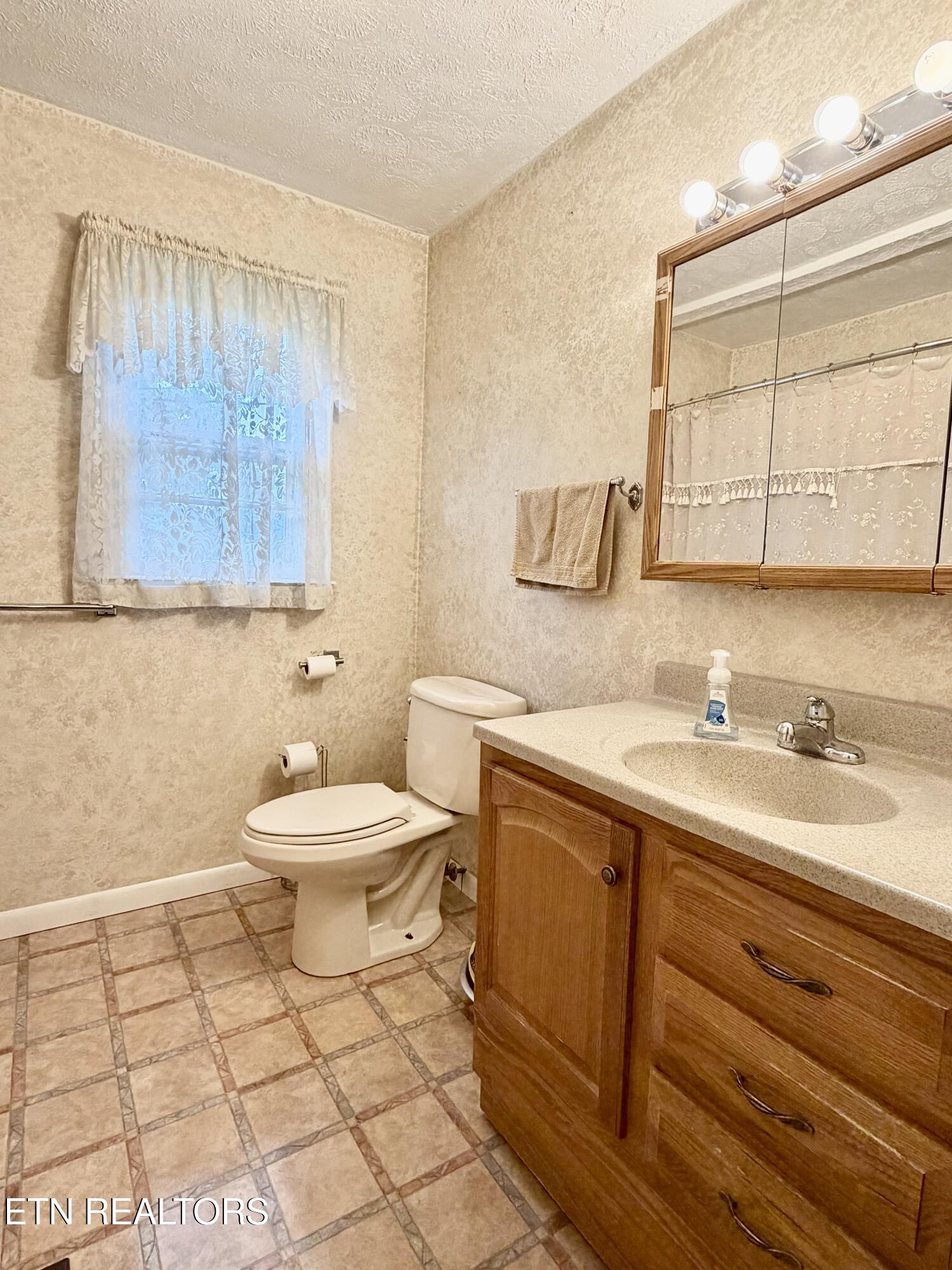 371 Pinecrest Road Jacksboro, TN 37757 - Photo 26 of 48 IMG_3282